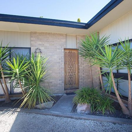 Majestic Motel Horsham Exterior photo