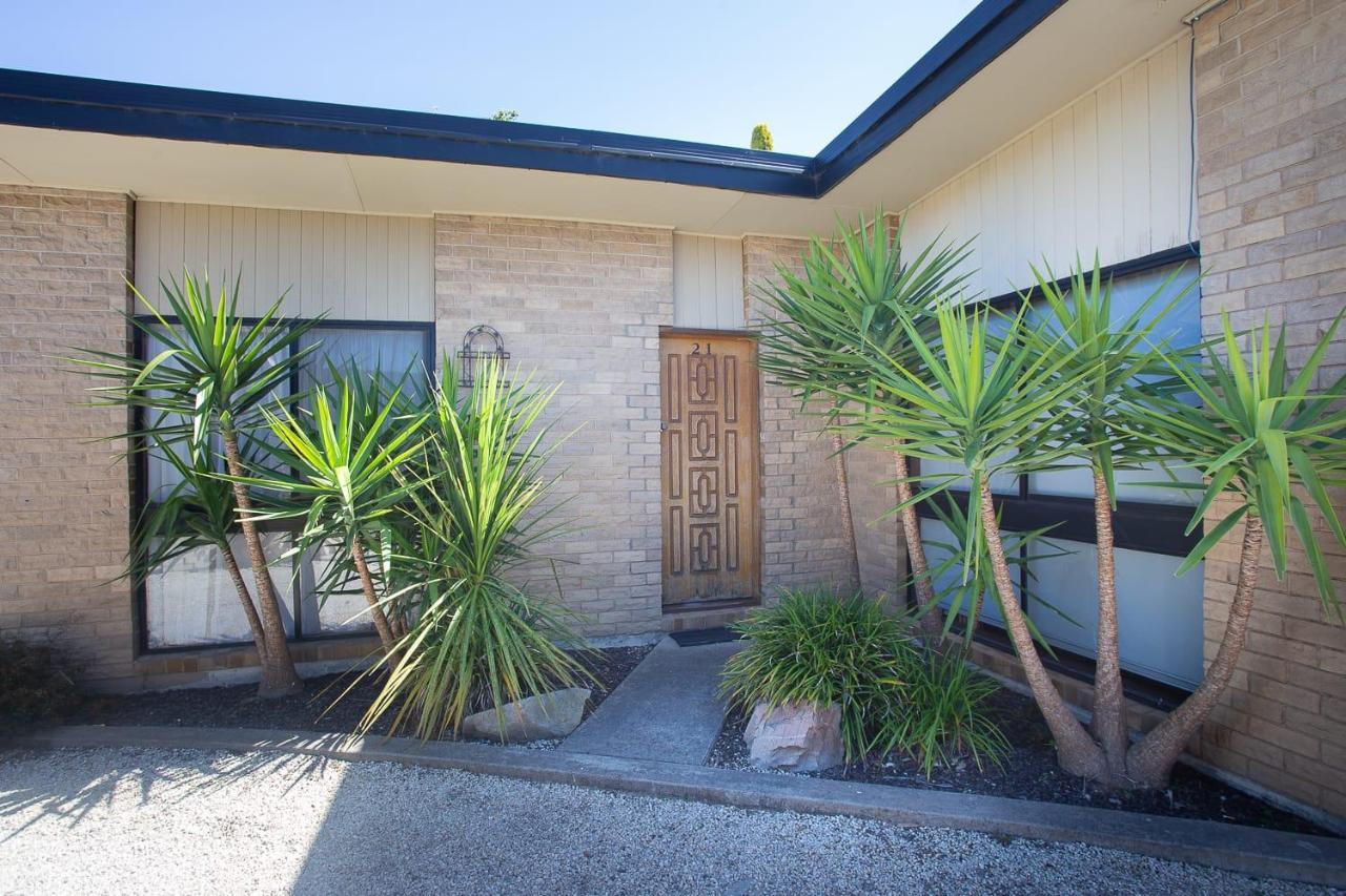 Majestic Motel Horsham Exterior photo